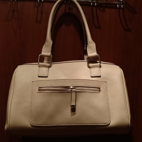 Calvin Klein bag in excellent condition - Picture 10 of 10